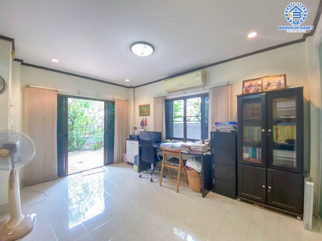 *****บ้านแฝดมือสองย่านนนทบุรี ม.อุดมทรัพย์ บางกรวย-ไทรน้อย หลังมุม! ทำเลดีที่สุดในโครงการ เนื้อที่ 37.1 ตร.ว. ฟังก์ชัน 3 ห้องนอน 2 ห้องน้ำ 1 ที่จอดรถ บ้านพร้อมยู่ ติดสวน บนทำเลเชื่อมต่อถ.ราชพฤกษ์, ถ.บางกรวย-ไทรน้อย ใกล้วงเวียนพระราม5